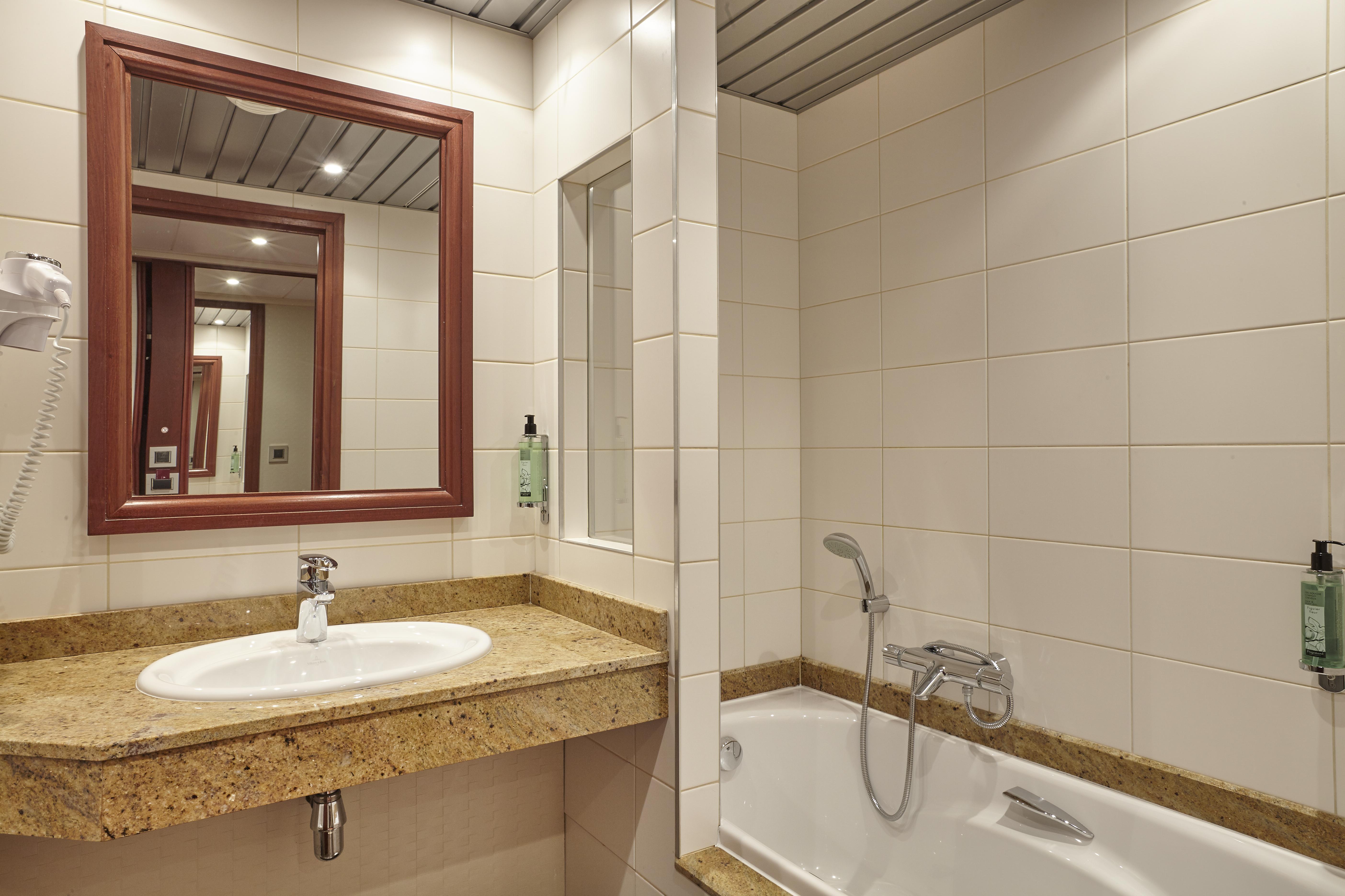 Hotel Spa Du Beryl Bagnoles de l'Orne Normandie Εξωτερικό φωτογραφία