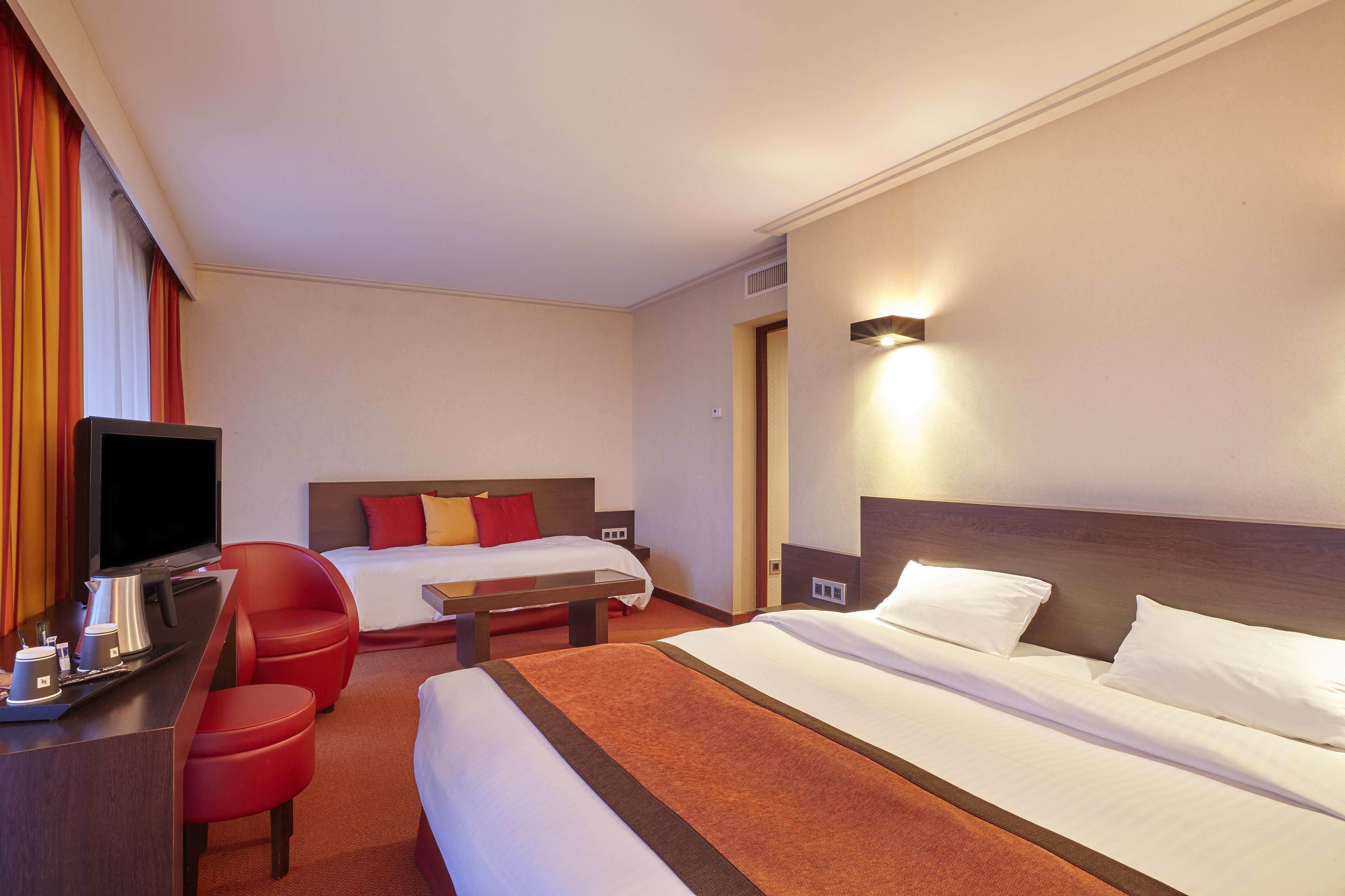 Hotel Spa Du Beryl Bagnoles de l'Orne Normandie Εξωτερικό φωτογραφία