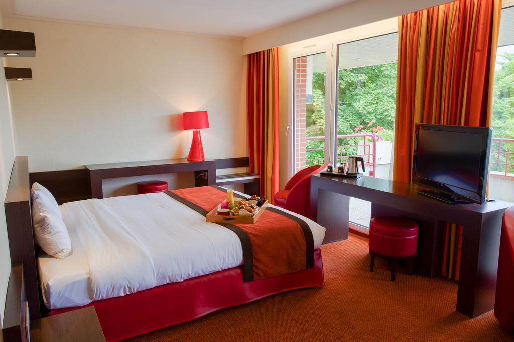 Hotel Spa Du Beryl Bagnoles de l'Orne Normandie Εξωτερικό φωτογραφία